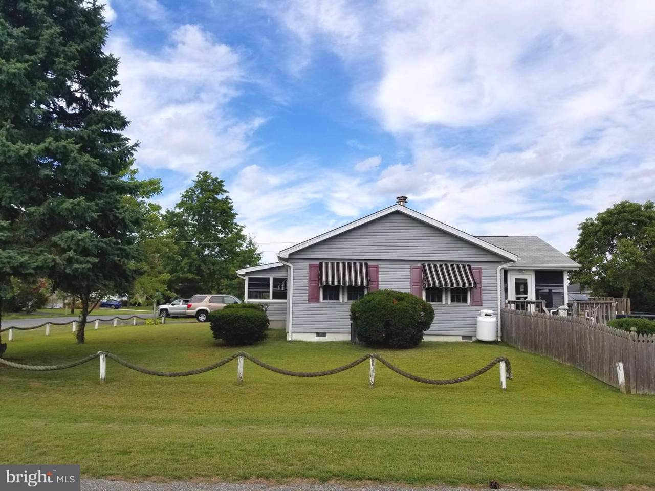 406 North Drive - Photo 1