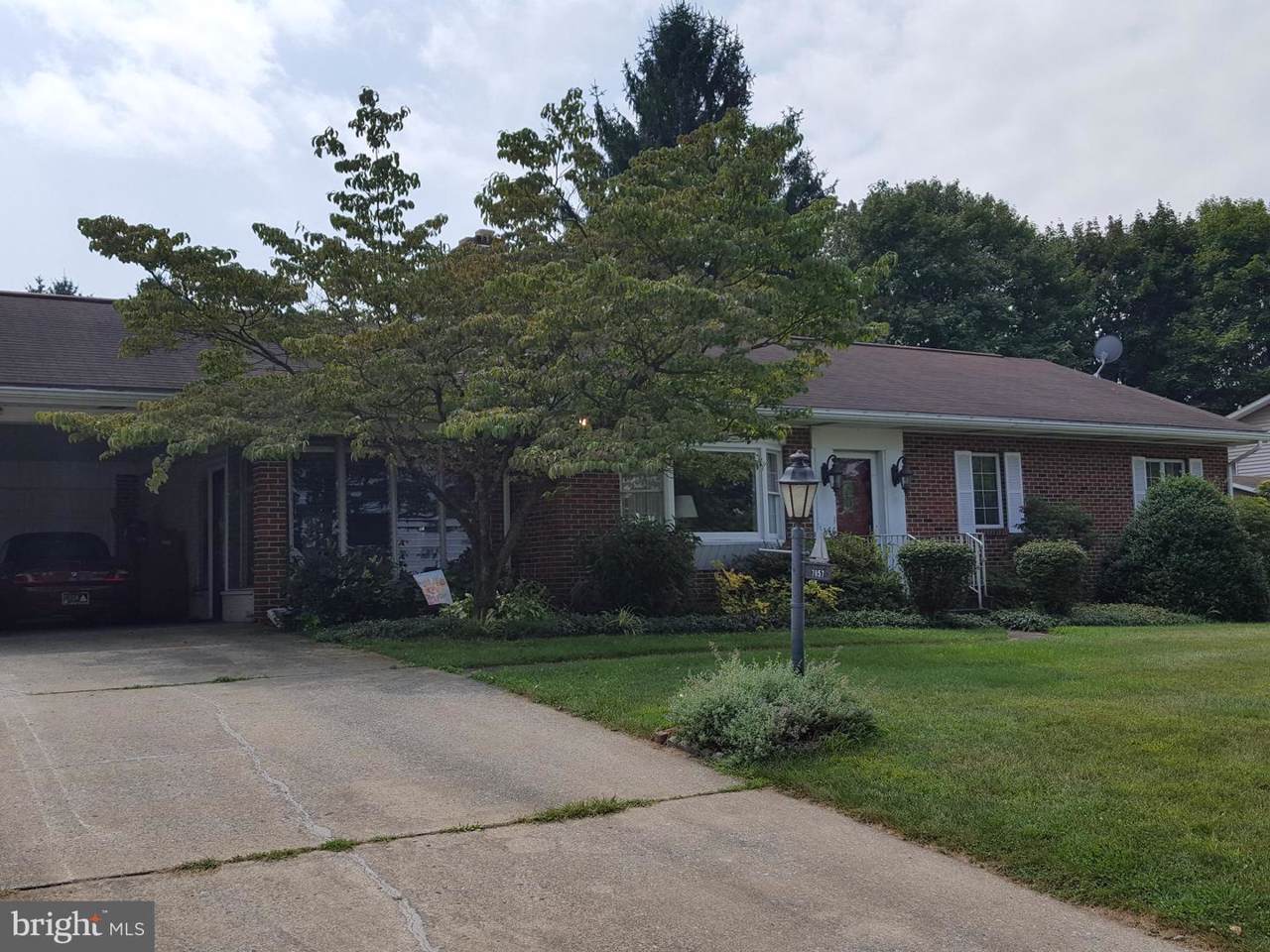 7857 Valleyview Avenue - Photo 1