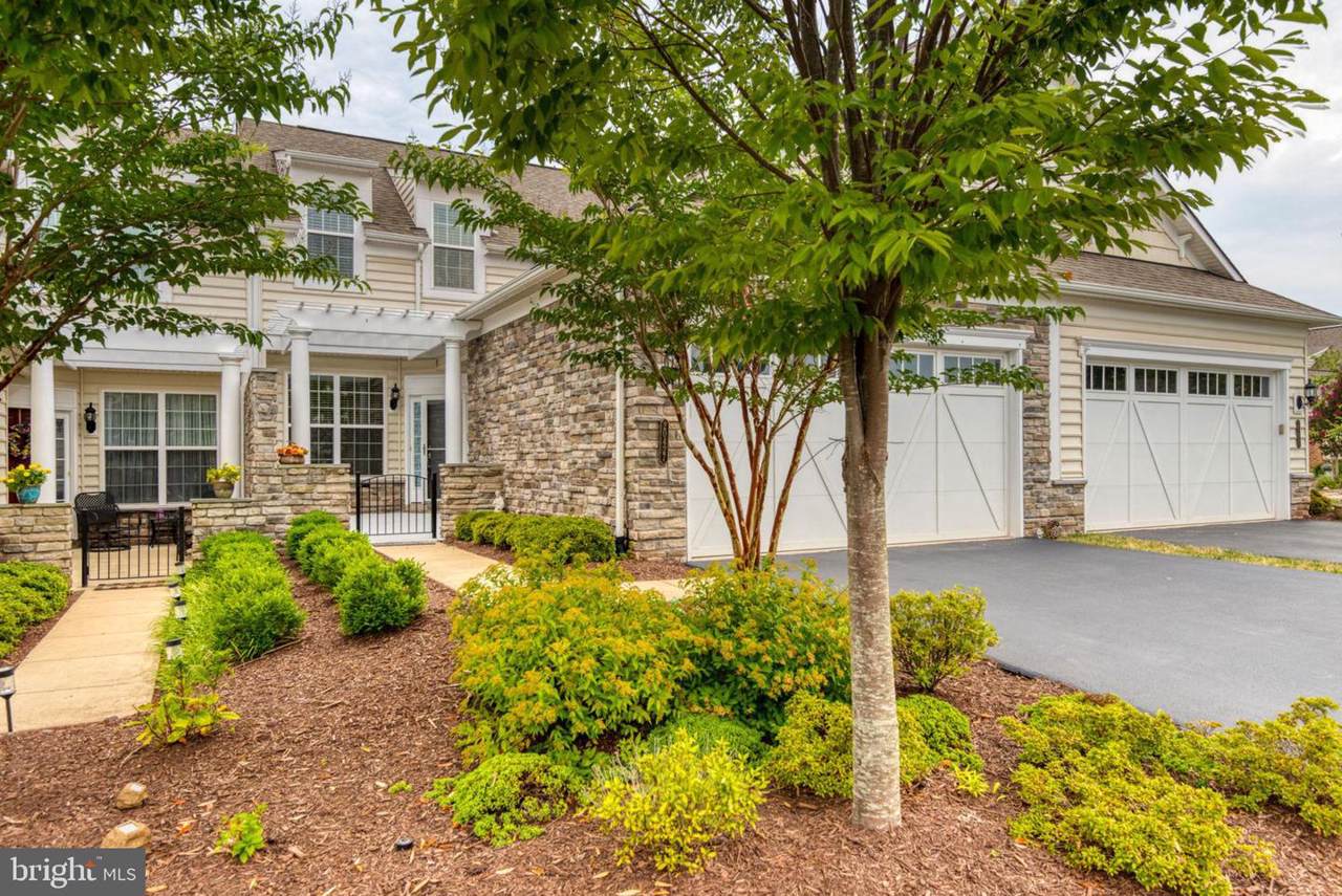 20427 Island West Square - Photo 1