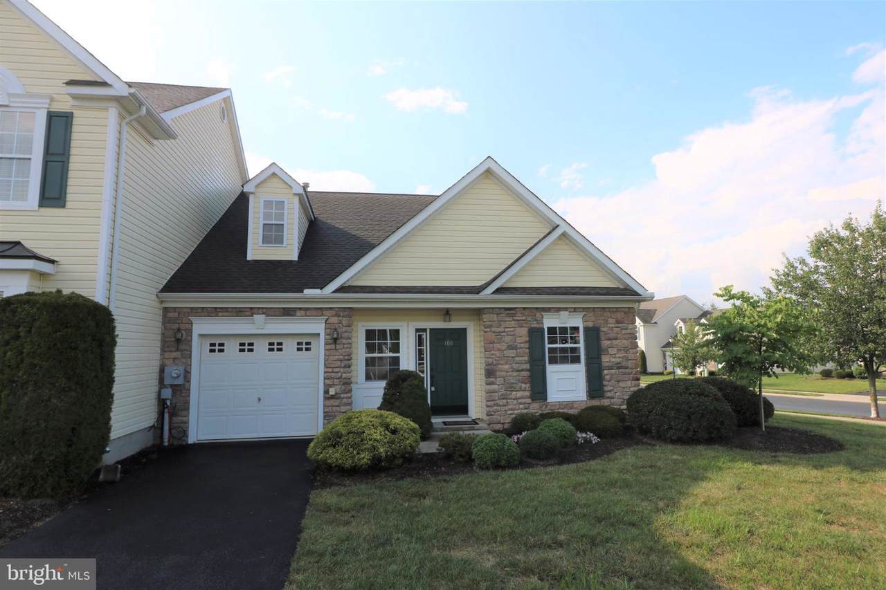 100 Maple Leaf Drive - Photo 1