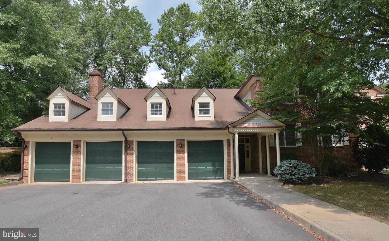 7266 Glen Hollow Court - Photo 1