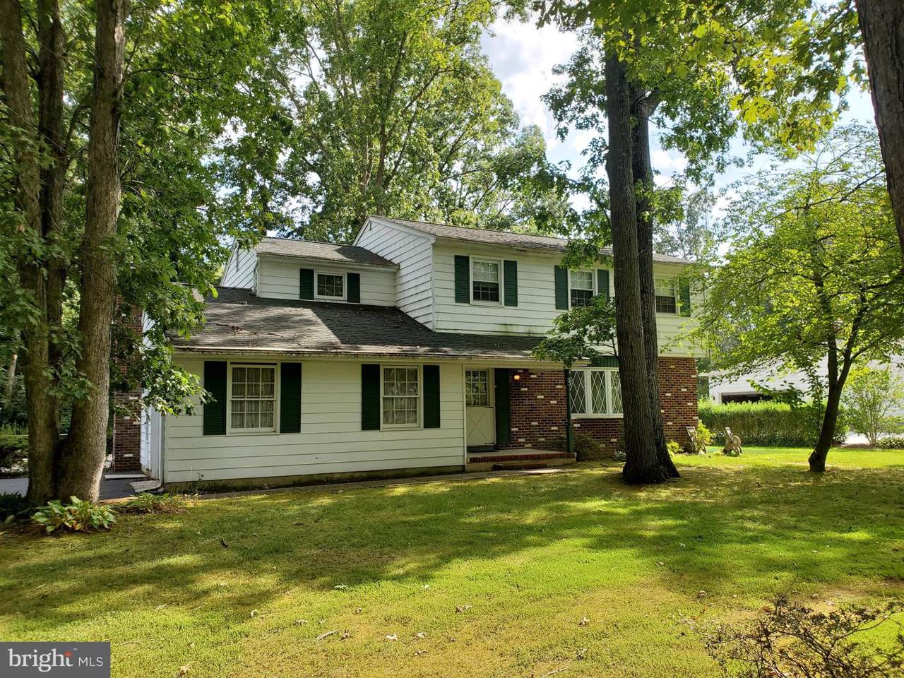 5 Seville Drive - Photo 1