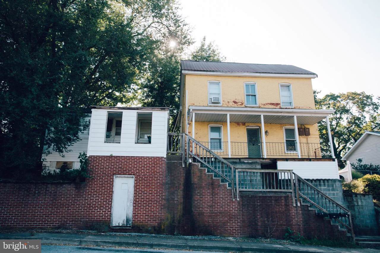 305 and 307 Potomac Street - Photo 1