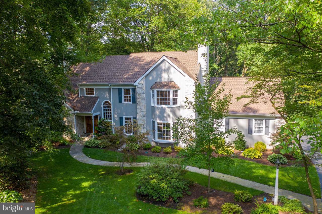 1078 Hunters Path - Photo 1