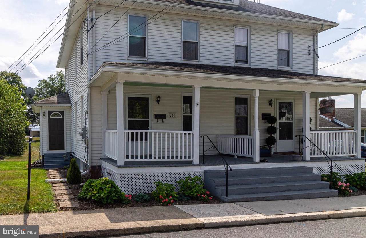 249 East Madison - Photo 1