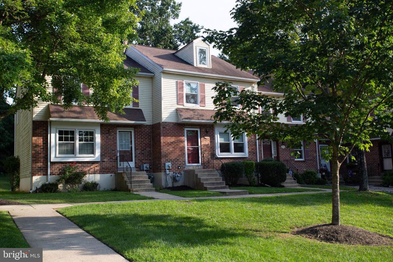 214 Black Hawk Court - Photo 1