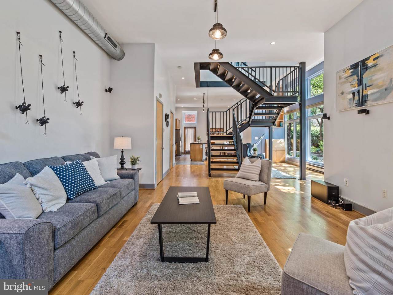 657 Washington Boulevard - Photo 1