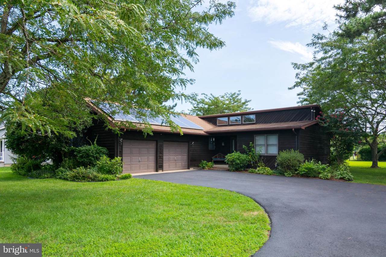 25 Gainsborough Drive - Photo 1