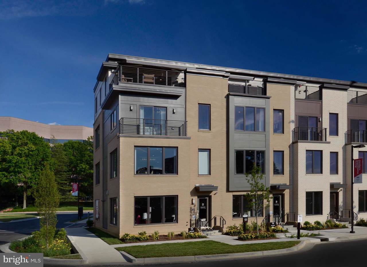 105 Heath Place - Photo 1