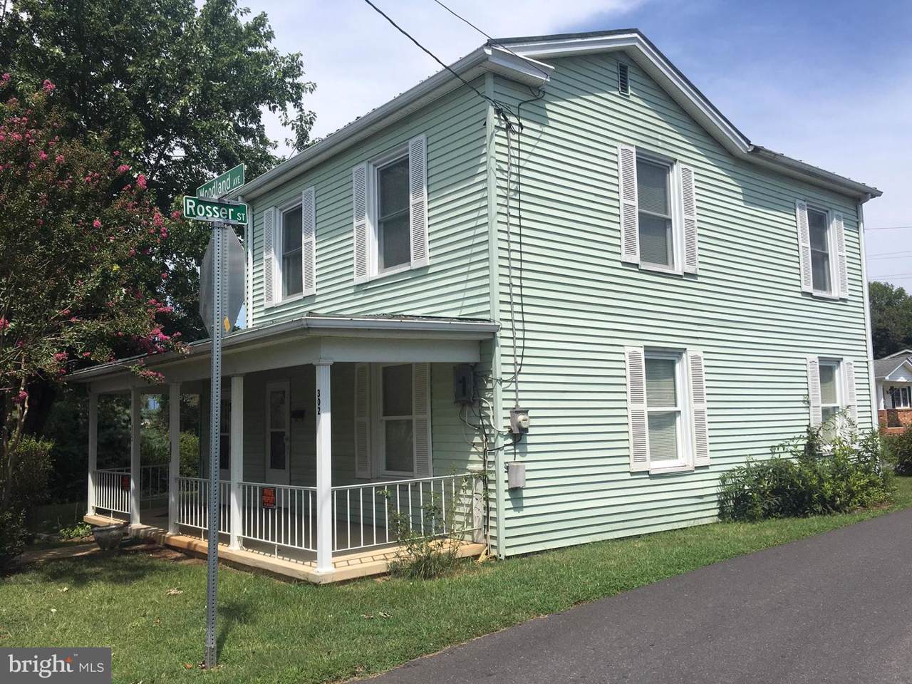 302 Woodland Avenue - Photo 1
