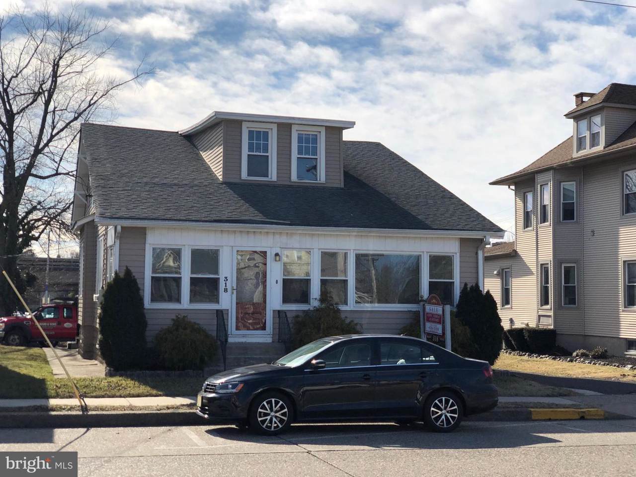 318 Haddon - Photo 1