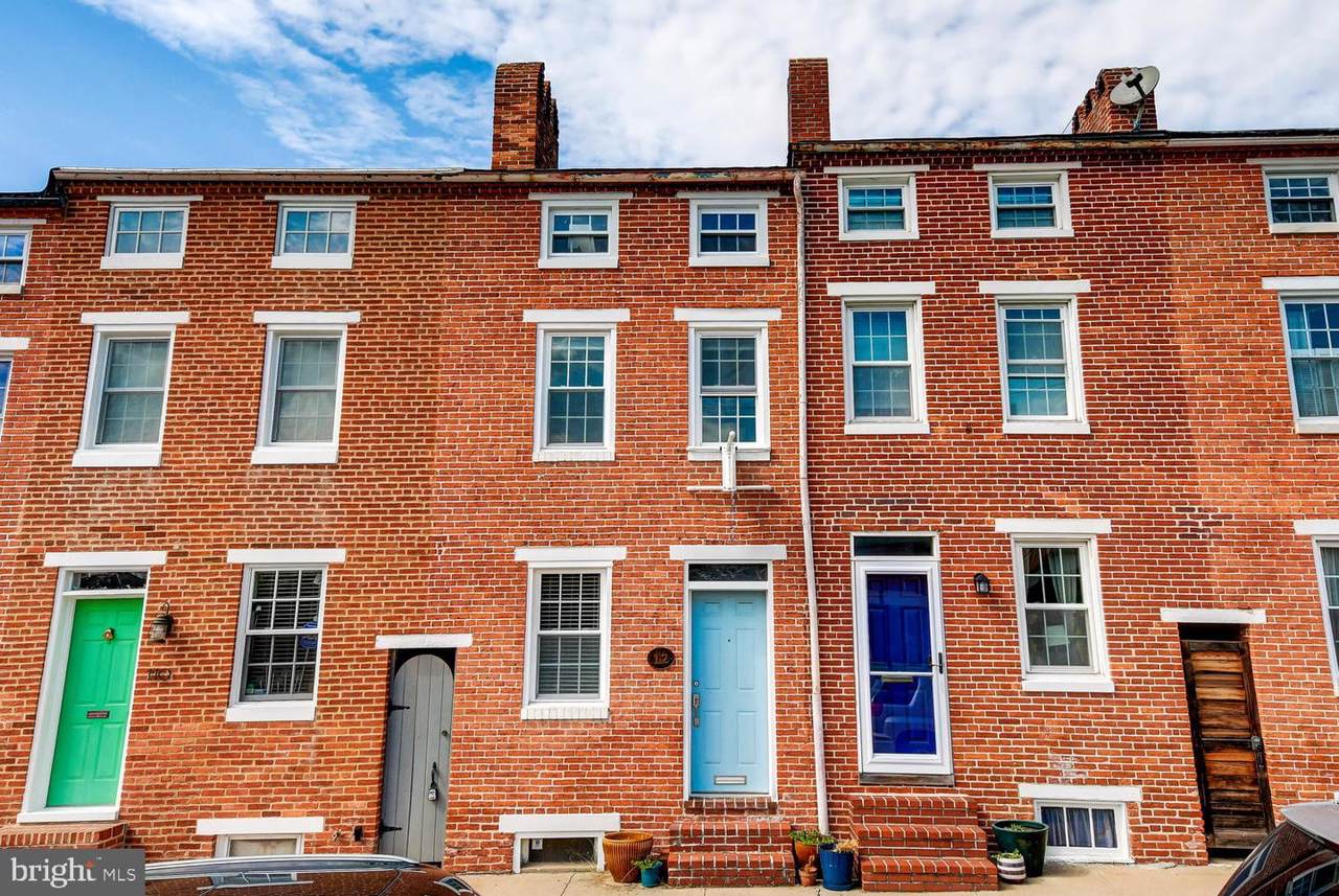 112 Hamburg Street - Photo 1