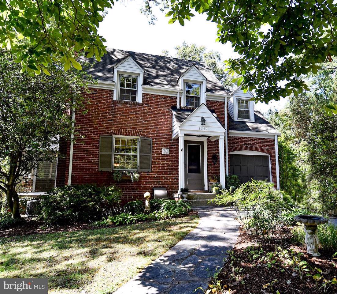2342 Oak Street - Photo 1