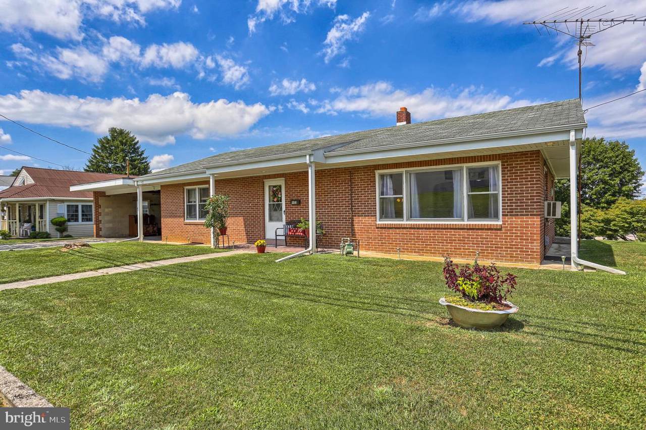 103 Clover Lane - Photo 1
