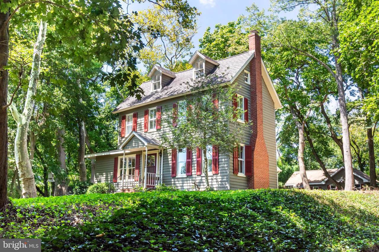 332 Queen Street - Photo 1