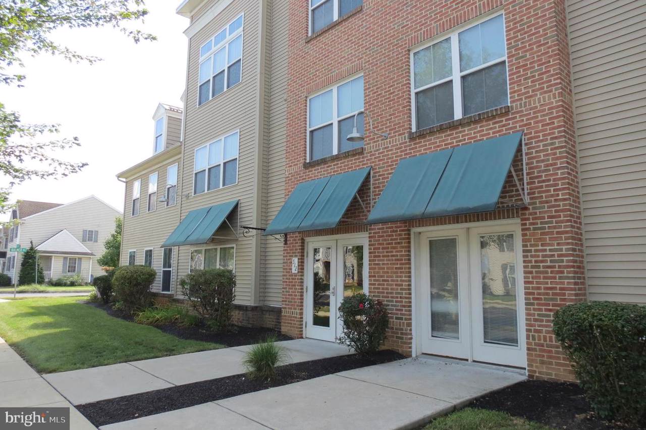 512 Oak Street - Photo 1