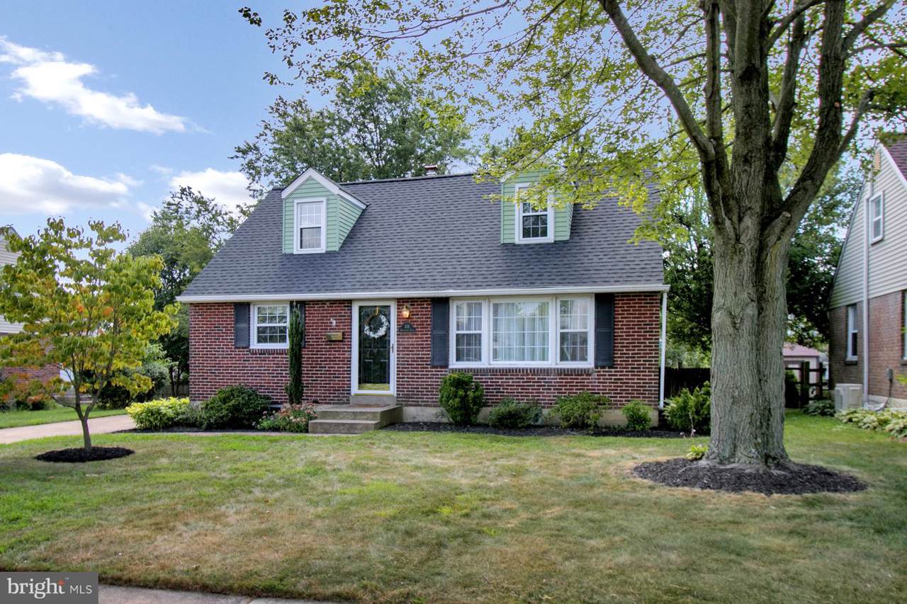 106 Devonshire Rd. - Photo 1
