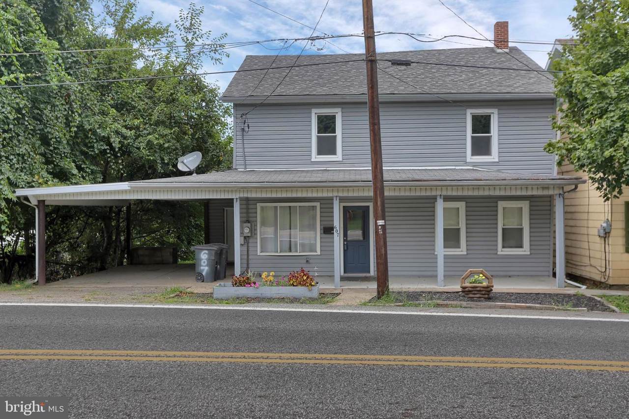 607 Center Street - Photo 1