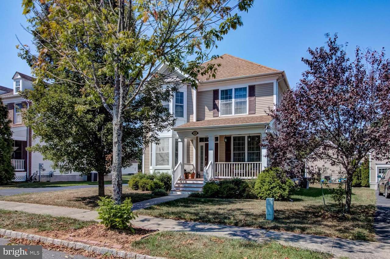 18 Quaker Street - Photo 1