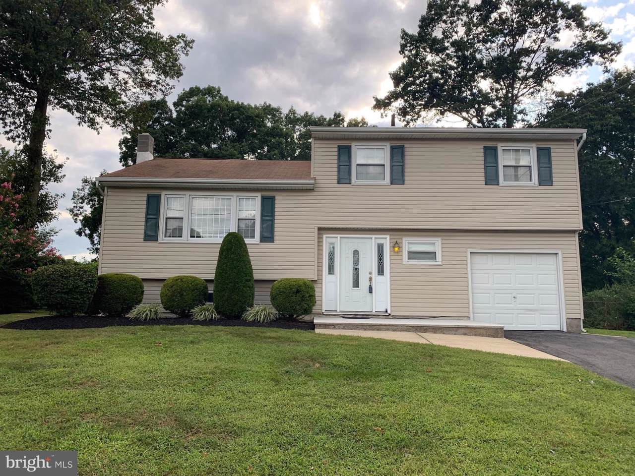 27 Tanglewood Drive - Photo 1