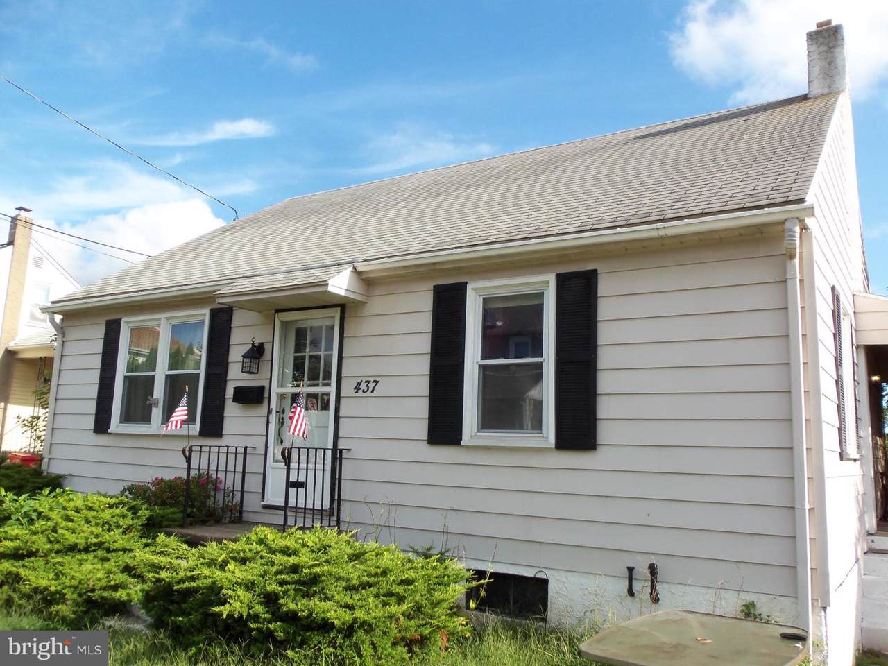 437 1ST Street - Photo 1