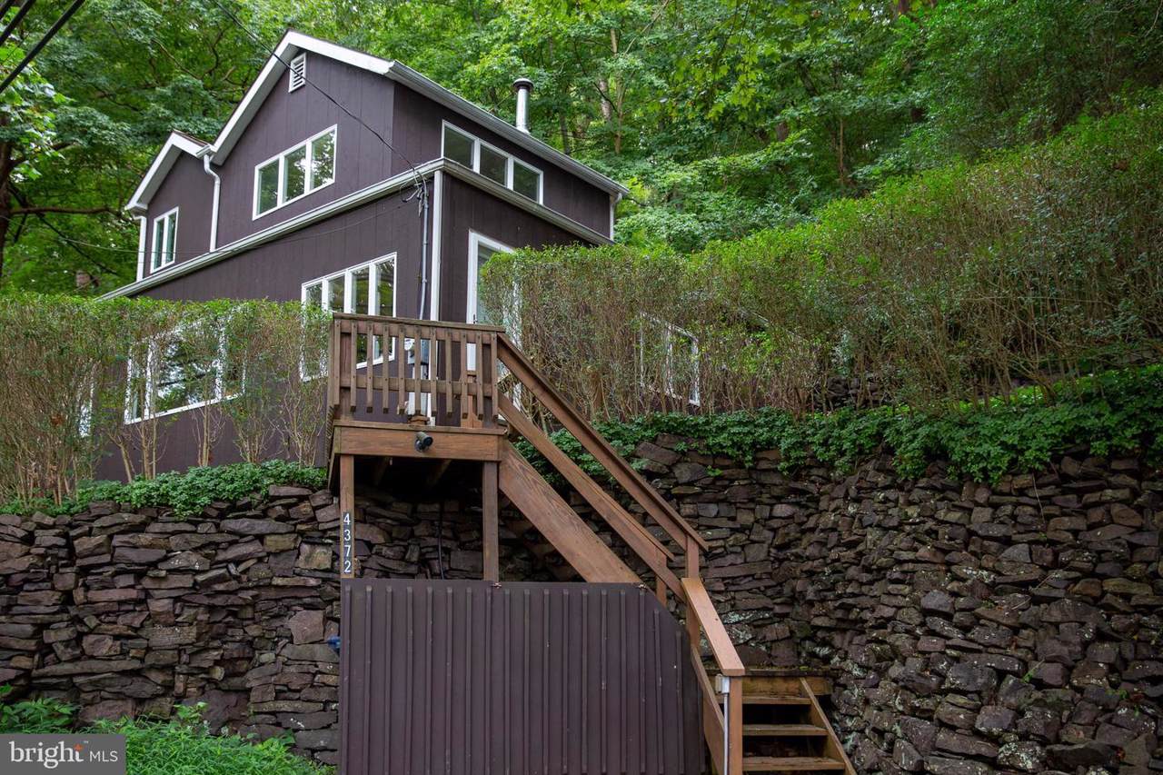 4372 River Road - Photo 1