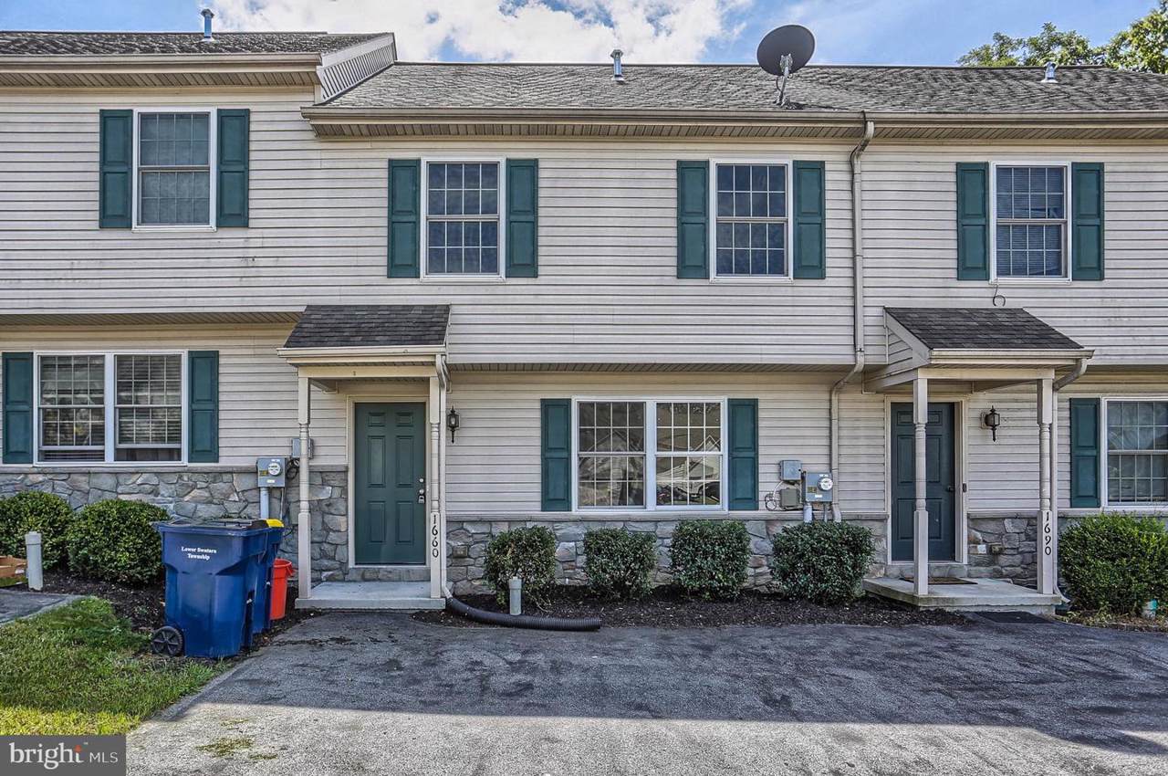 1660 Lakeside Drive - Photo 1