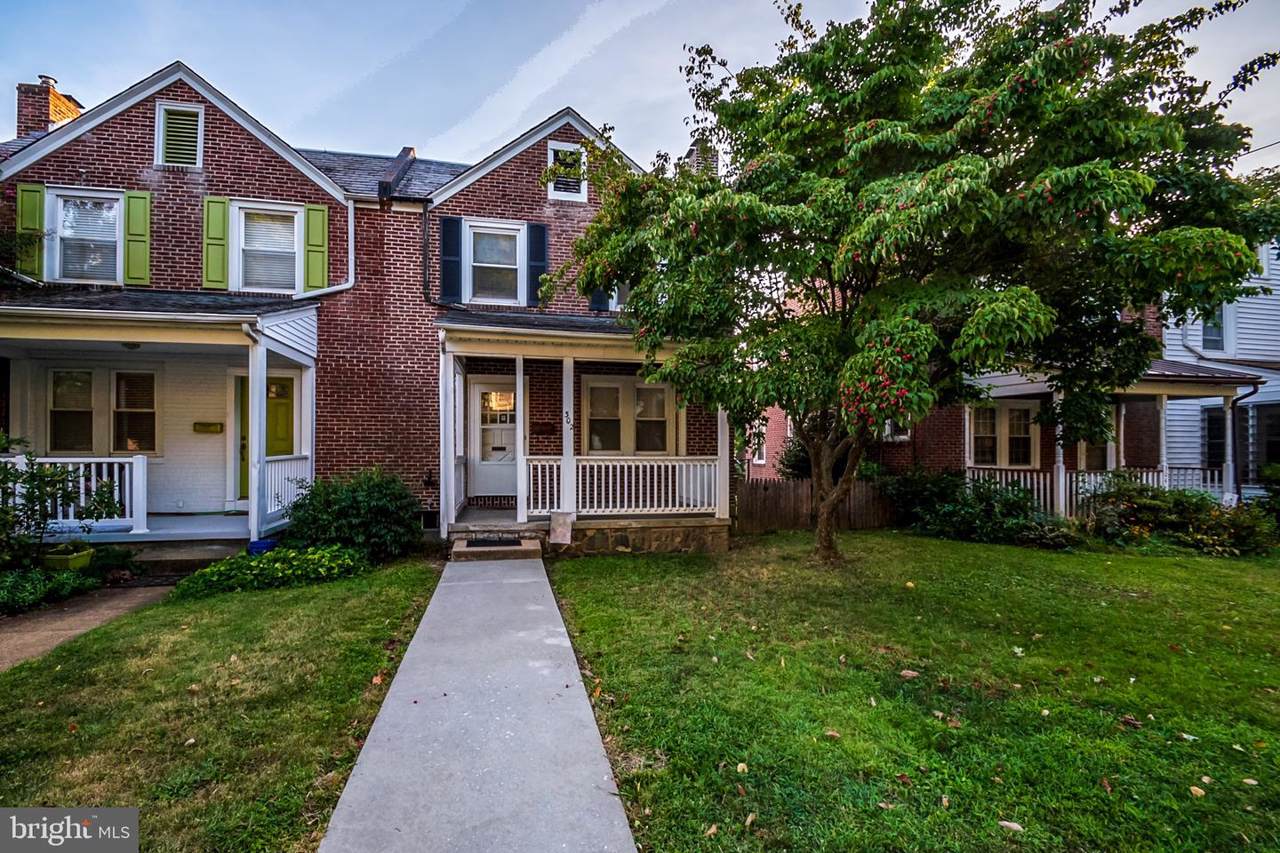 302 33RD Street - Photo 1