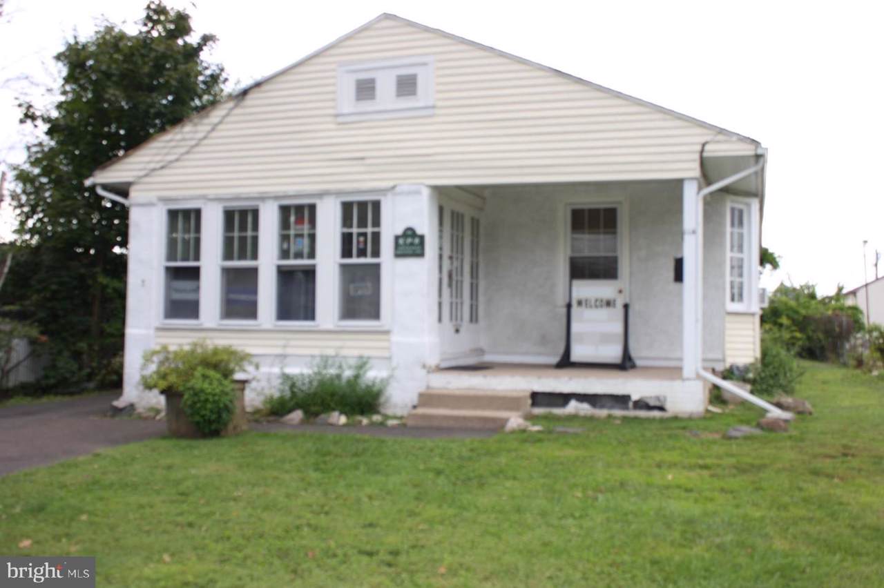 114 Evergreen Avenue - Photo 1