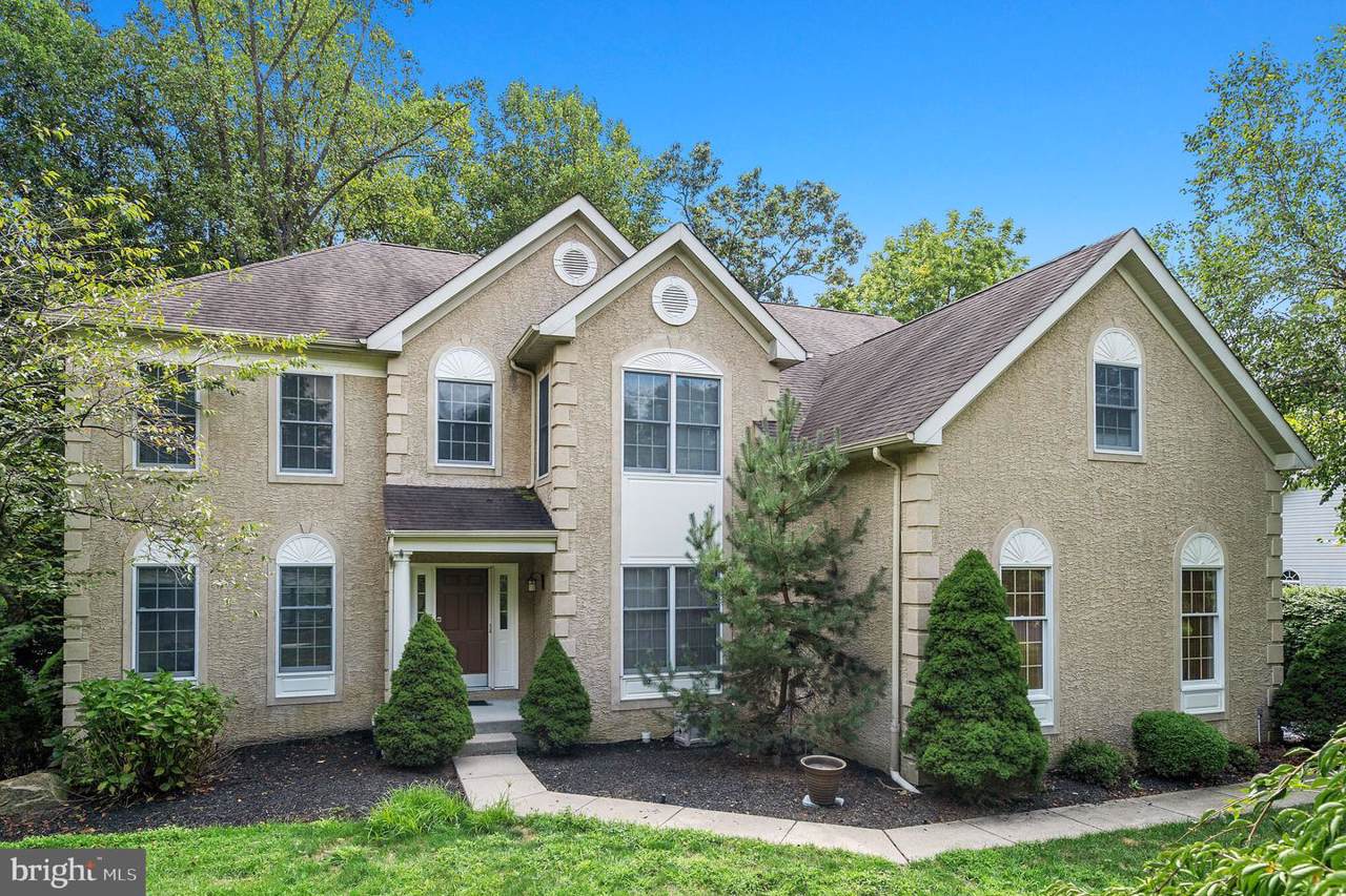 864 Williamsburg Boulevard - Photo 1