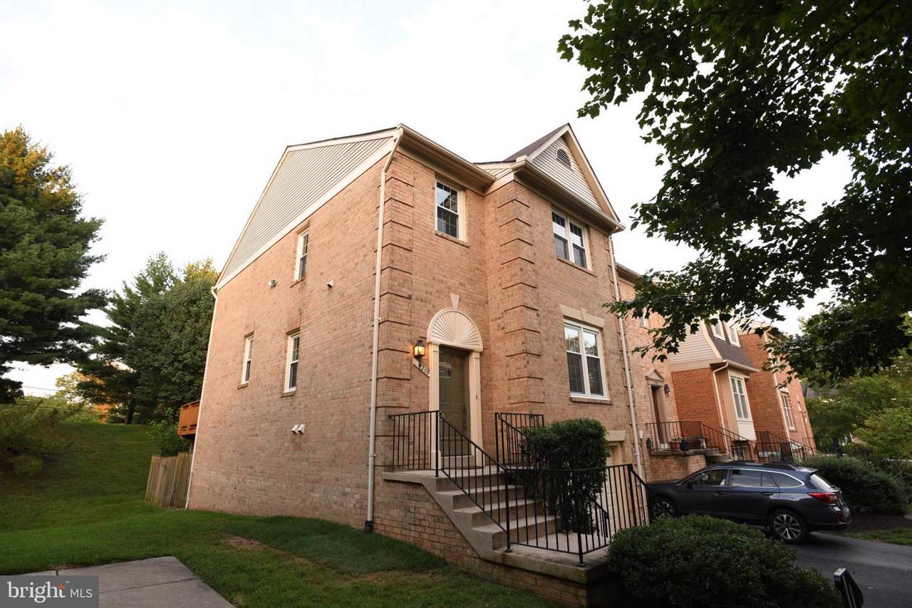 7209 Swansong Way - Photo 1