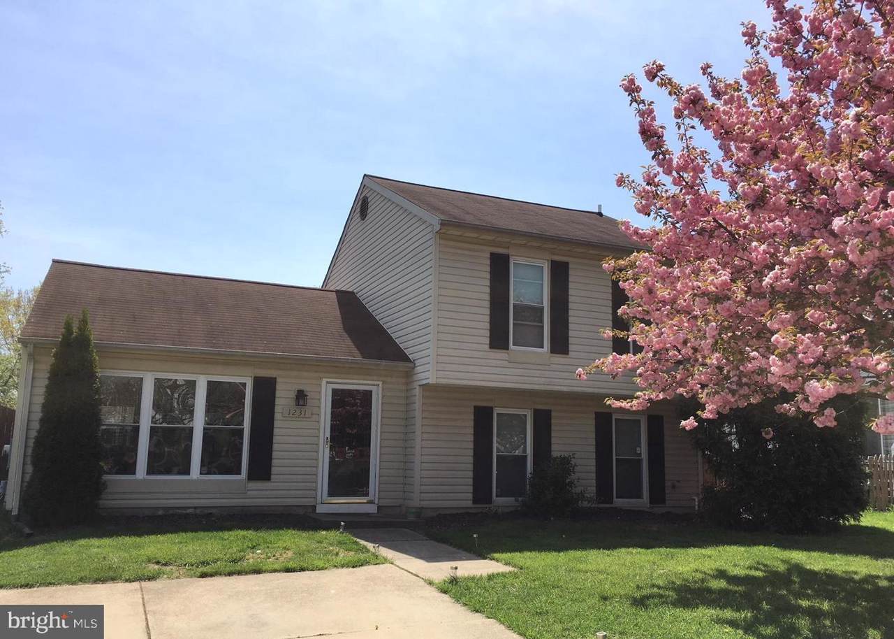 1231 Caldwell Ct N - Photo 1