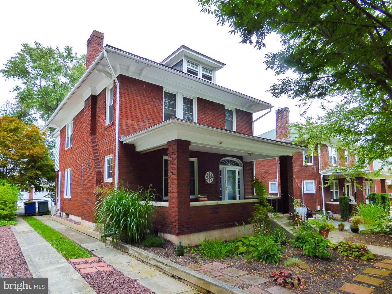 521 Colonial Avenue - Photo 1