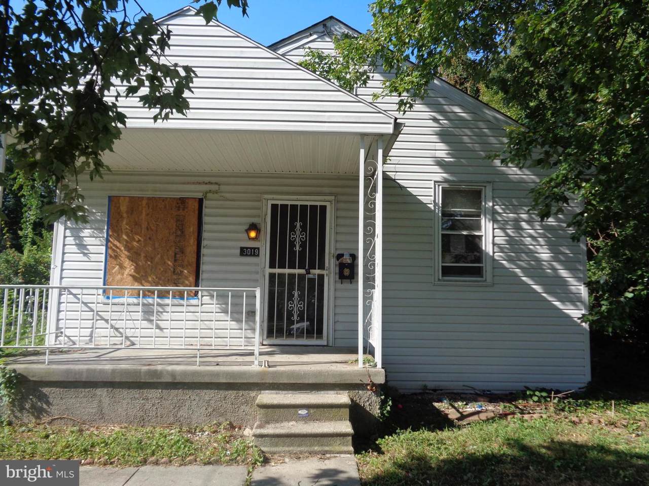3019 California Avenue - Photo 1