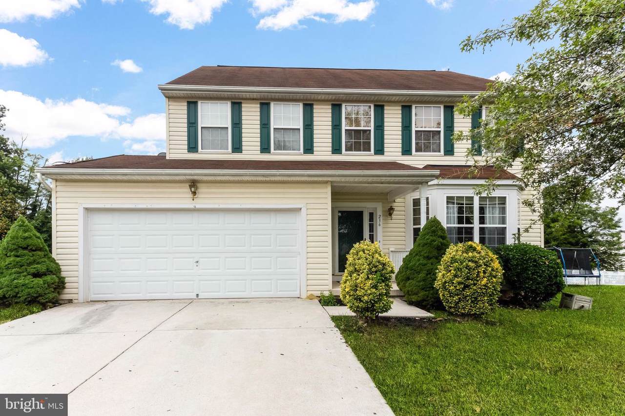 236 Colbert Street - Photo 1