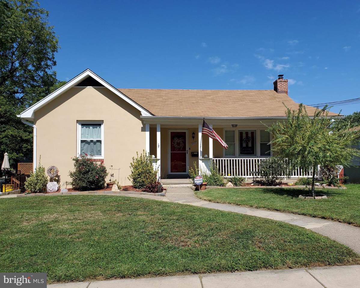 3632 Mactavish Avenue - Photo 1
