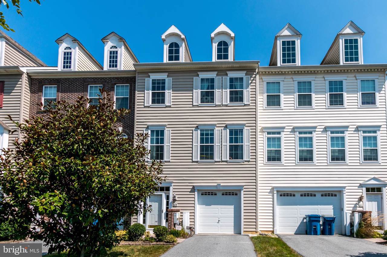 809 Hubble Avenue - Photo 1