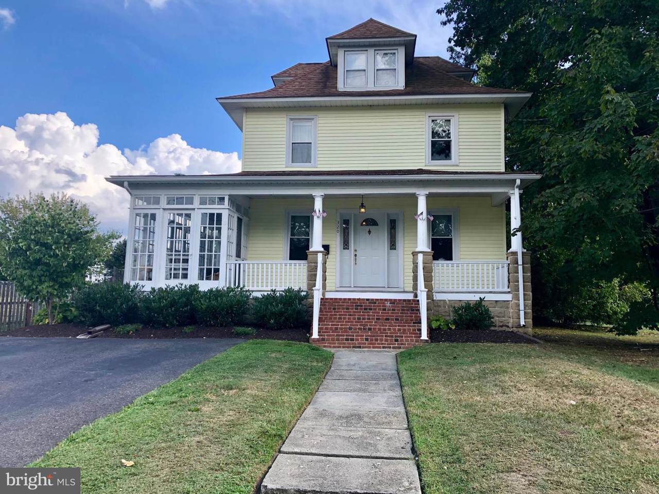 320 Evesham Avenue - Photo 1