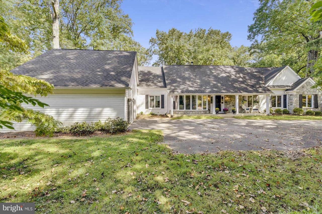 9520 Leemay Street - Photo 1