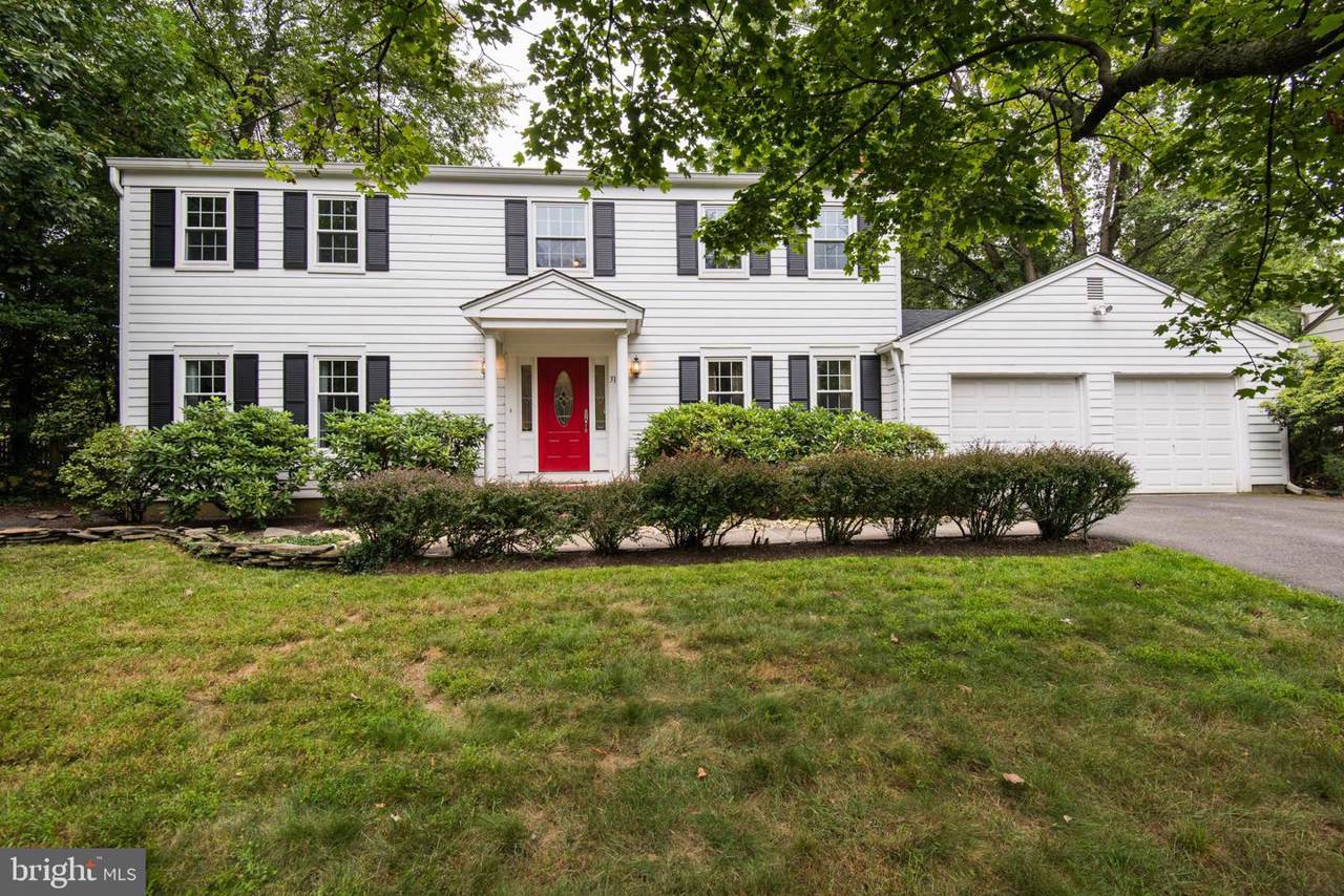 31 Laurel Wood Drive - Photo 1