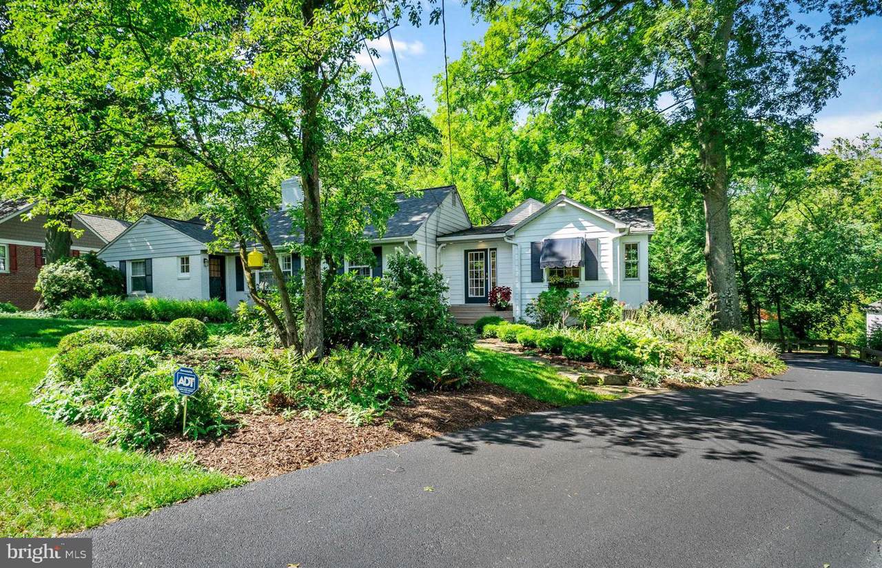 1114 Hampton Garth - Photo 1