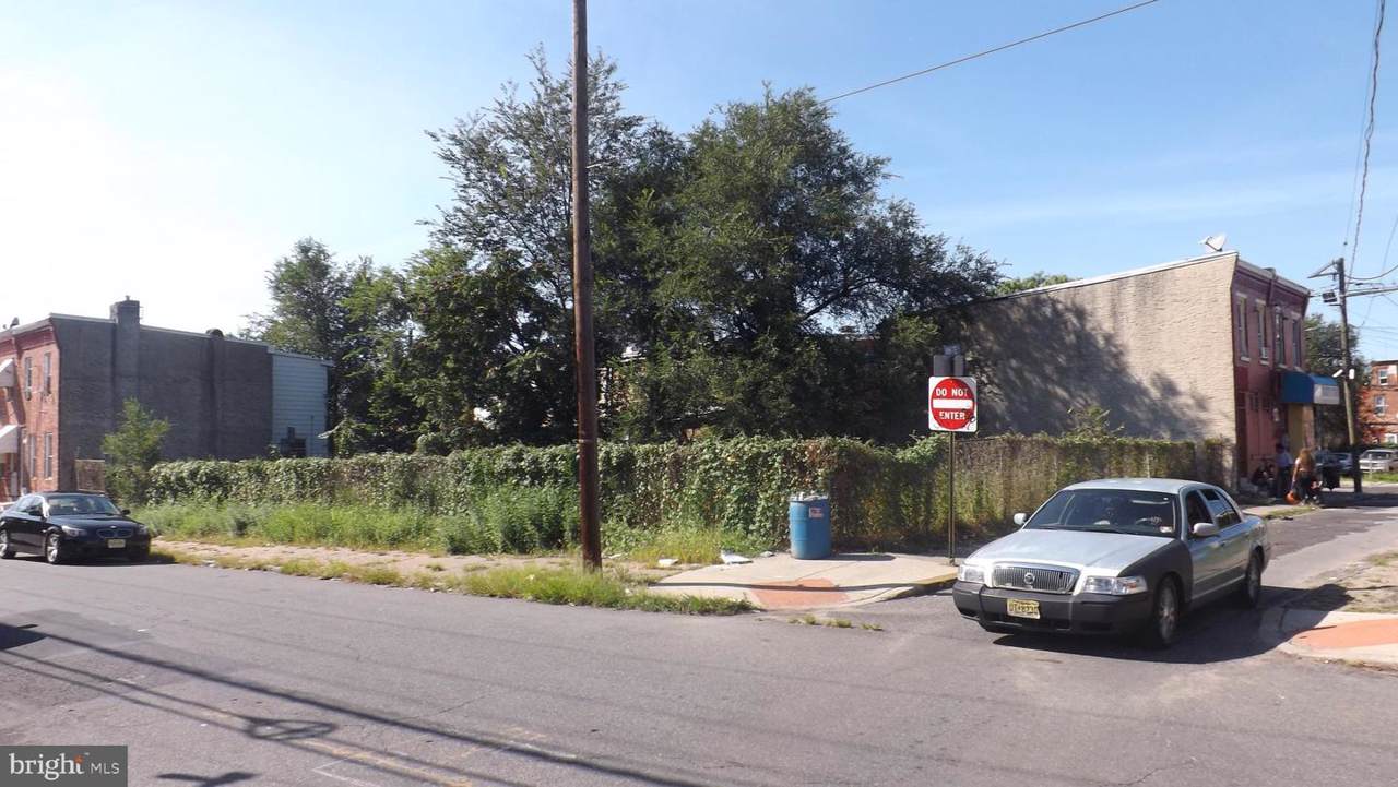 629 White Street - Photo 1