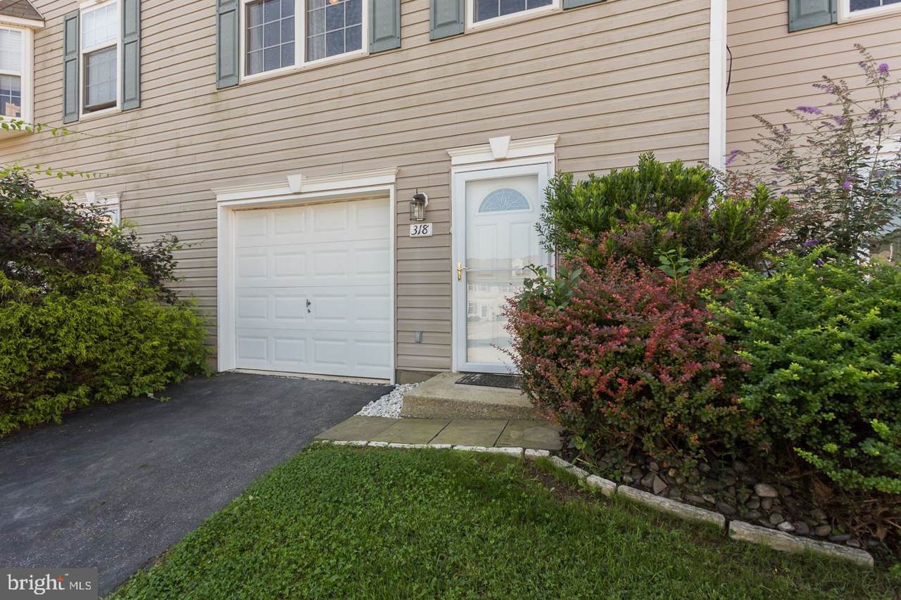 318 Andrew Circle - Photo 1
