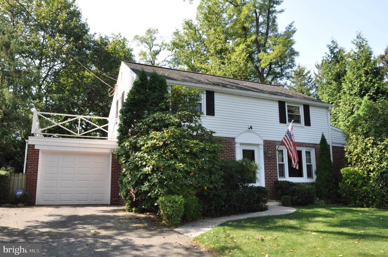 2004 Ridgeview Avenue - Photo 1