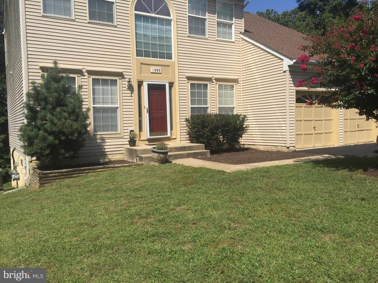 1989 Rosewood Drive - Photo 1