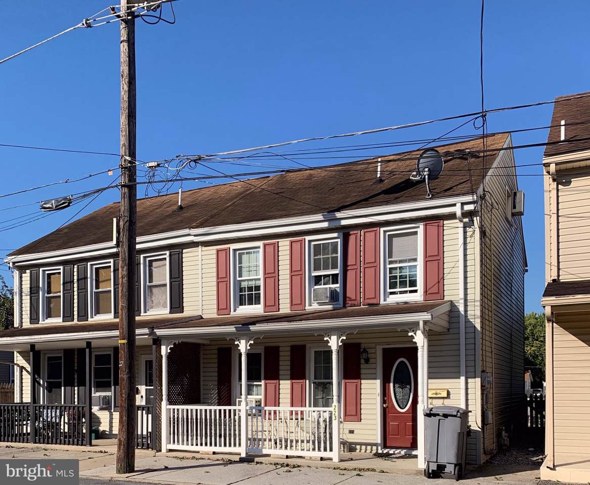 223 17TH Street - Photo 1