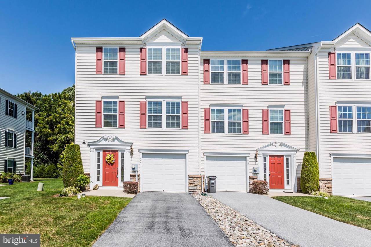 400 Larose Drive - Photo 1