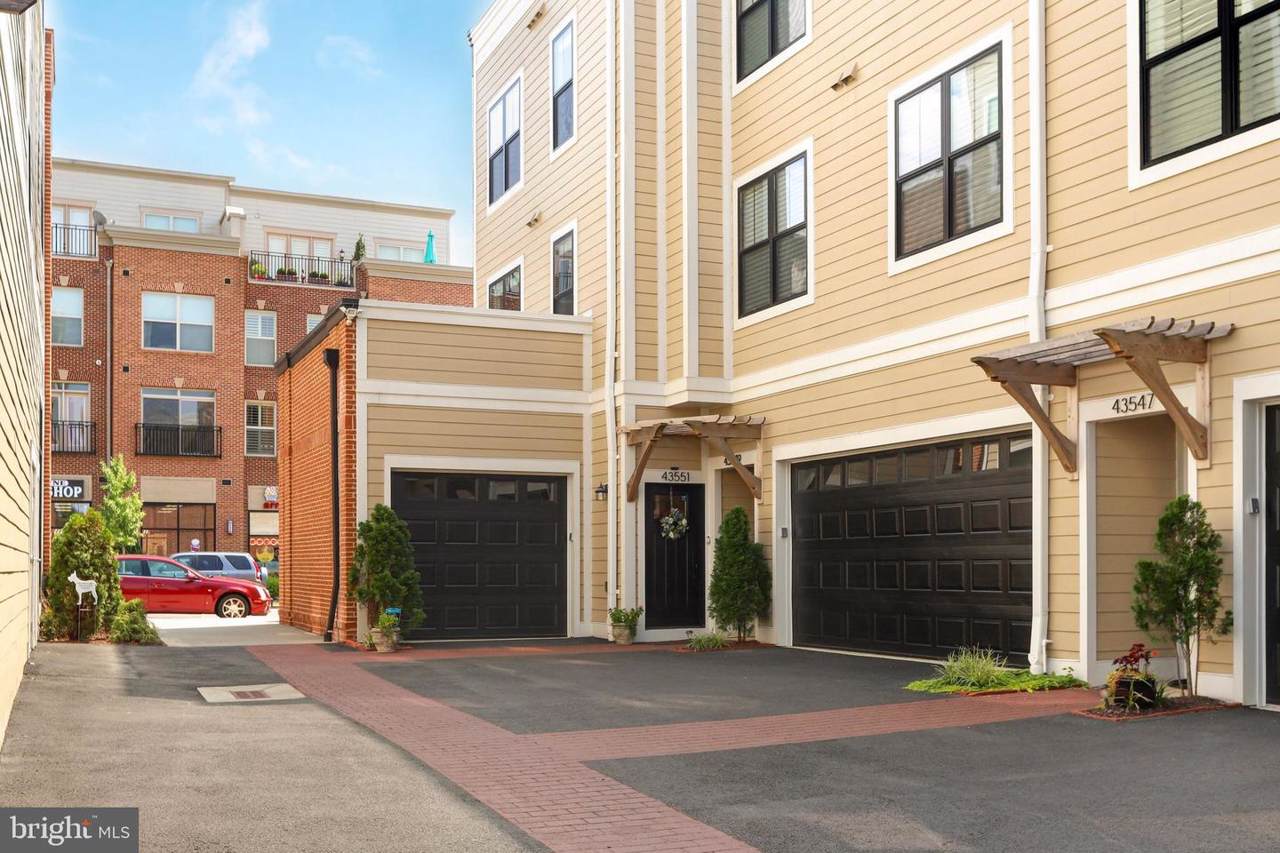 43551 Michigan Square - Photo 1