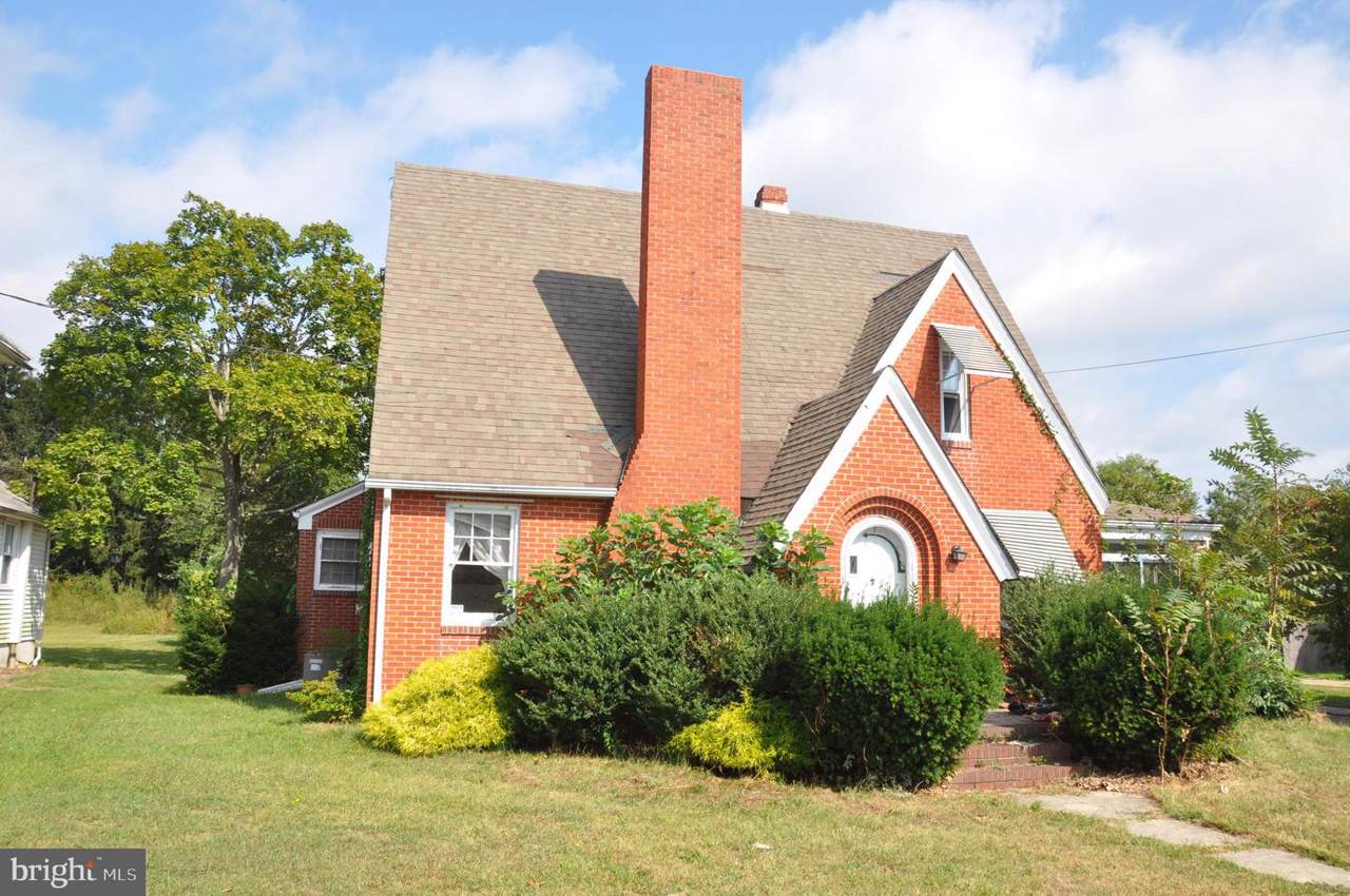 307 Pennington Avenue - Photo 1