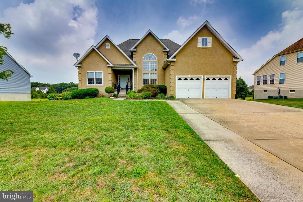 131 White Cedar Drive - Photo 1
